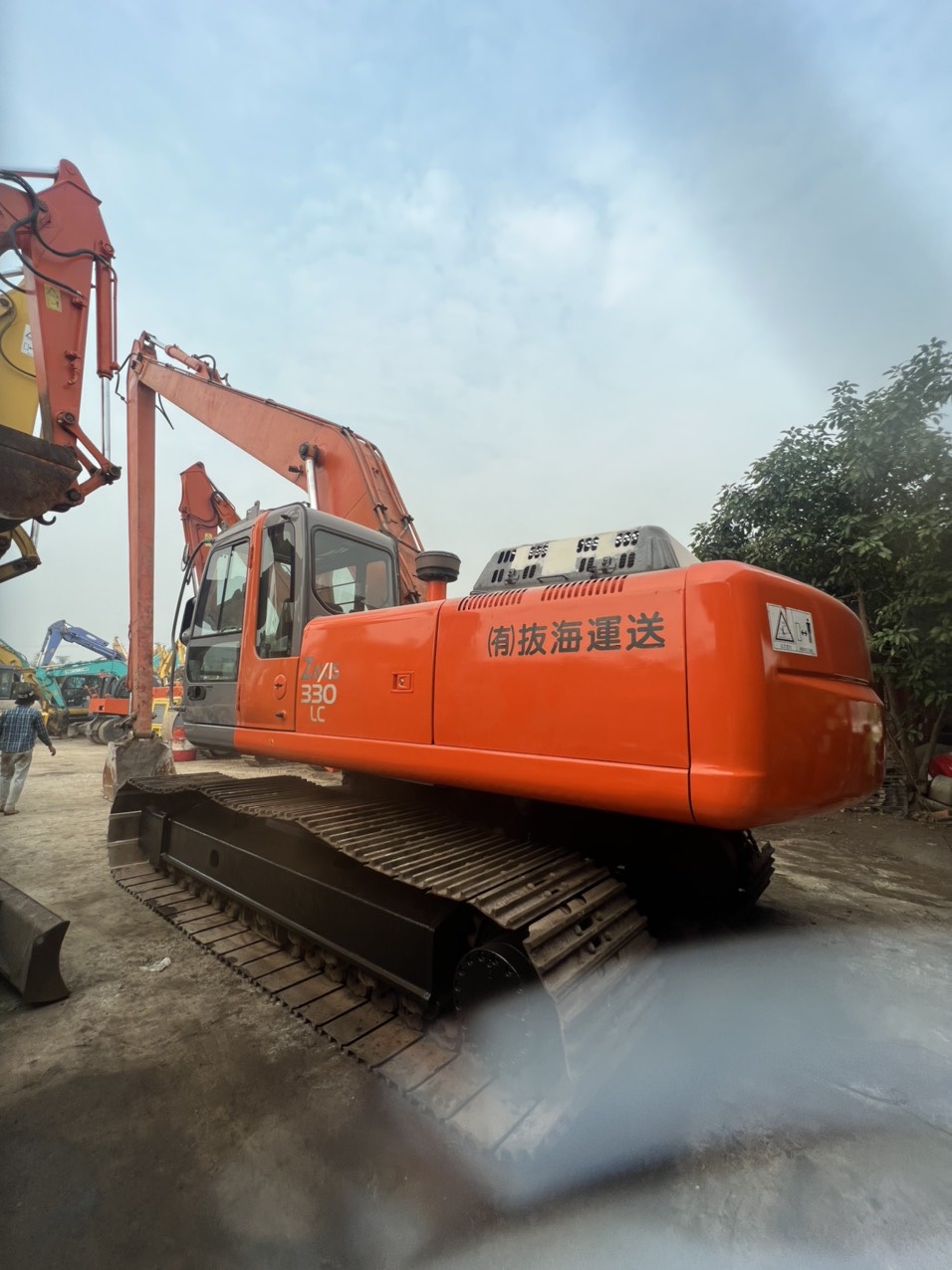 Máy xúc cần dài bánh xích HITACHI ZX330LC