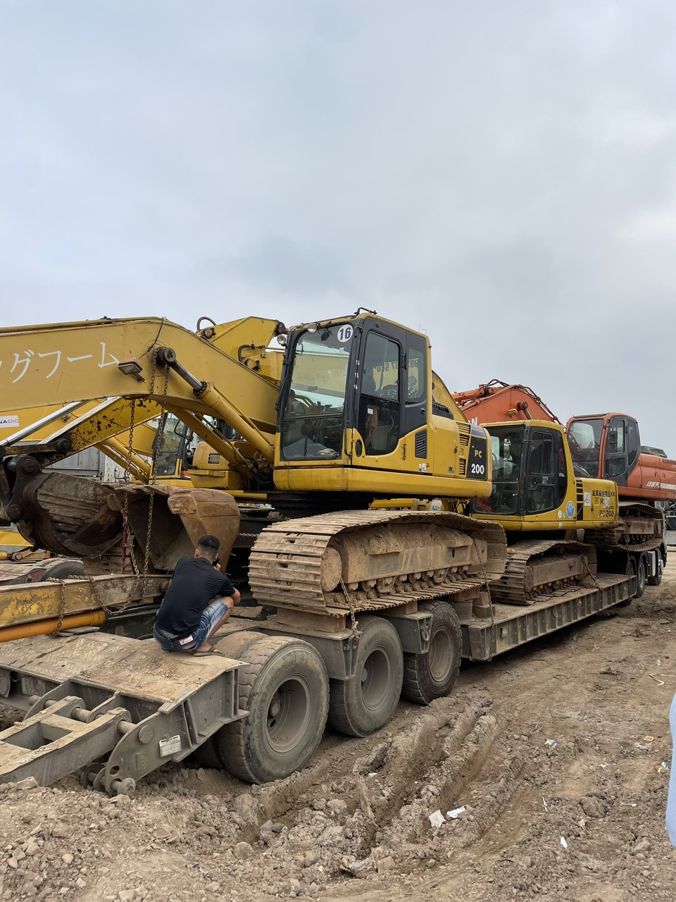 Xây dựng Gia Hiển đầu tư 5 thiết bị máy xúc cho dự án mới