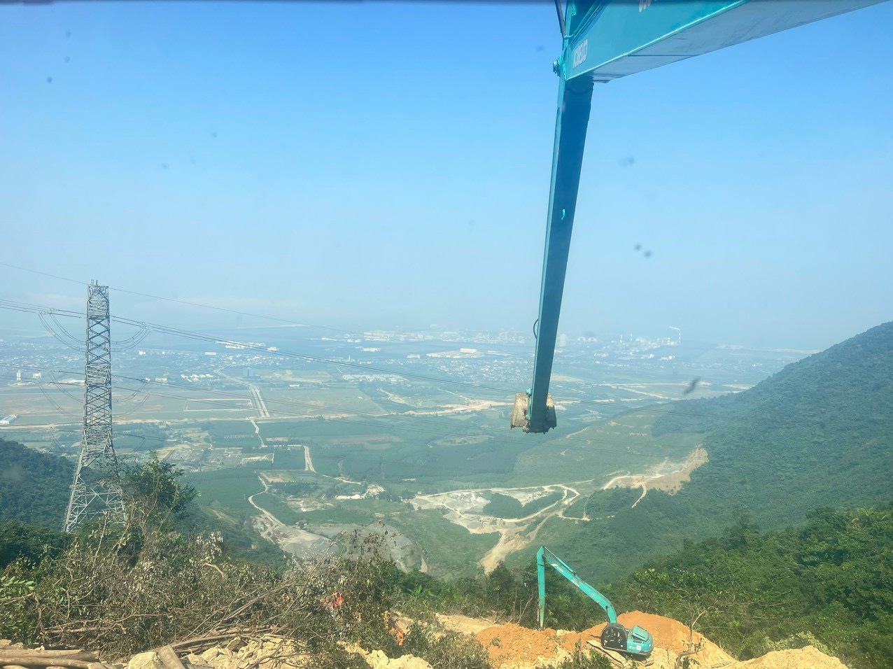 Xây dựng Gia Hiển đầu tư 5 thiết bị máy xúc cho dự án mới